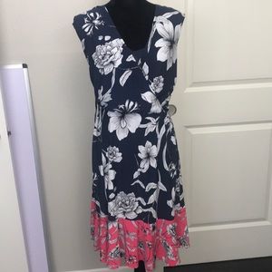 Sleeveless Eliza J. Perfect for summer! (14W)